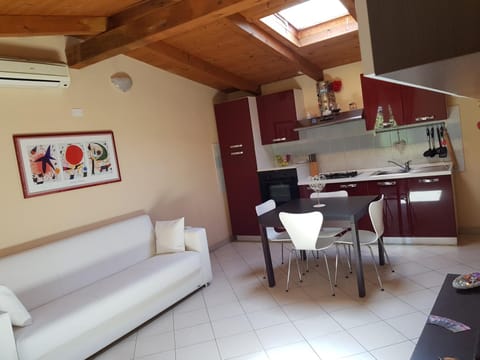 Andrea's Apartments - Chiasserini Apartment in Milan