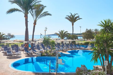 Pool view, Sea view, Swimming pool, sunbed