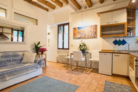Kitchen or kitchenette, Living room, Dining area, oven, stove