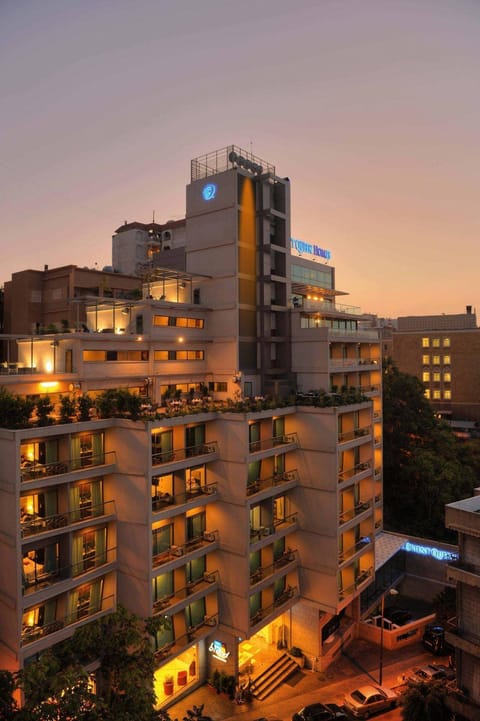 Property building, Facade/entrance, Bird's eye view, View (from property/room), Other, Floor plan, City view, Landmark view, Street view