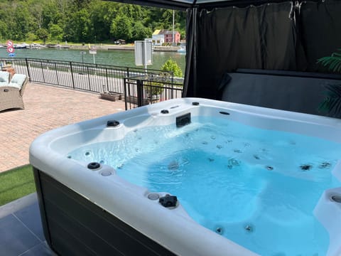 Entre Roche & Meuse House in Dinant