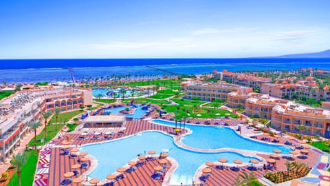 Bird's eye view, Swimming pool