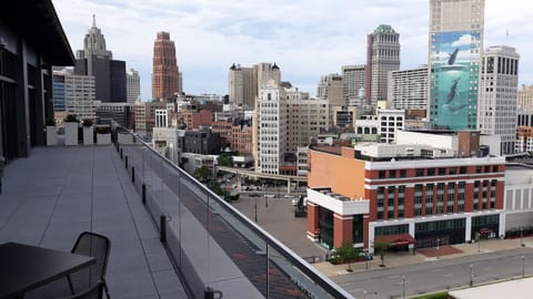 American Inn & Suites Metro Airport Hotel in Romulus