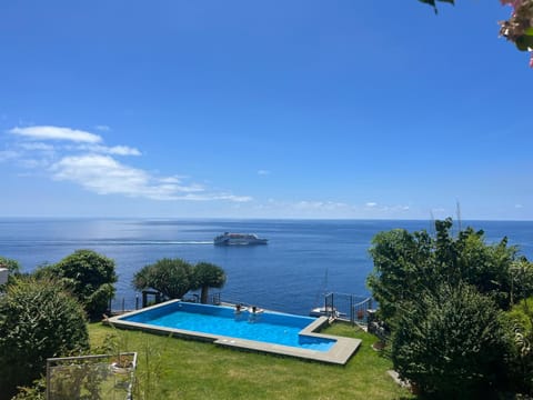 Pool view, Sea view, sunbed