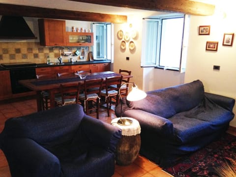 Communal lounge/ TV room, TV and multimedia, Living room, Dining area