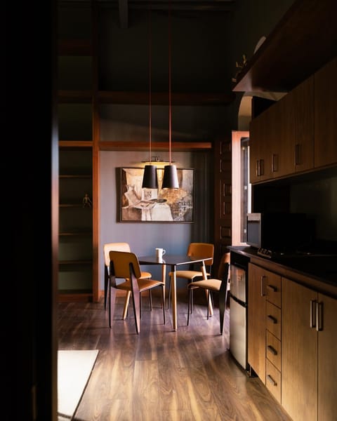 Photo of the whole room, Dining area