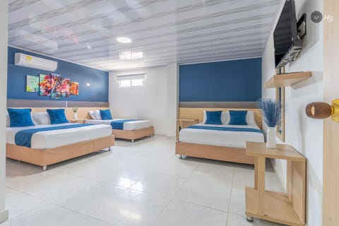 Bed, Photo of the whole room, Bedroom, air conditioner