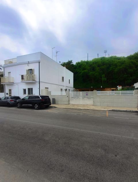 Property building, View (from property/room), Landmark view, Street view, Quiet street view, Parking