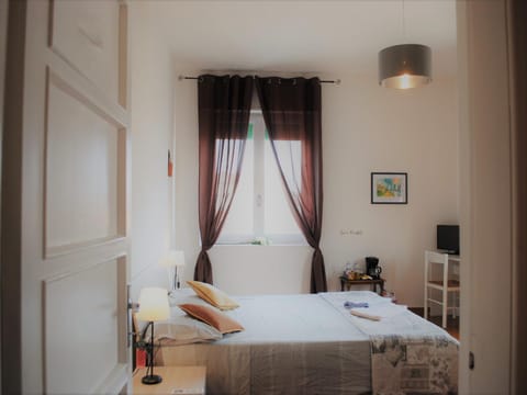 Bed, Photo of the whole room, Landmark view