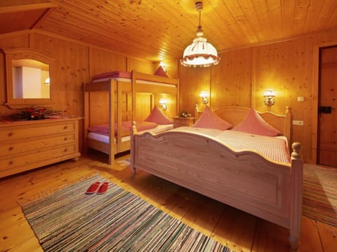 Bed, Bedroom, bunk bed