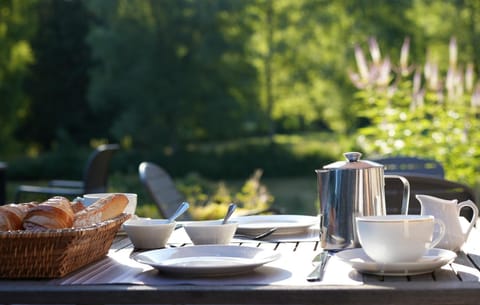 Property building, Breakfast