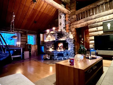 Communal lounge/ TV room, TV and multimedia, Living room, Seating area, Evening entertainment, flat iron