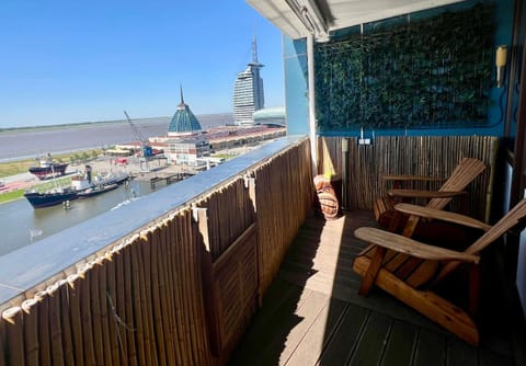 Day, Natural landscape, View (from property/room), Balcony/Terrace, Seating area, Lake view, River view, Sea view