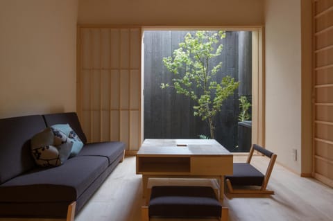 Garden, Living room