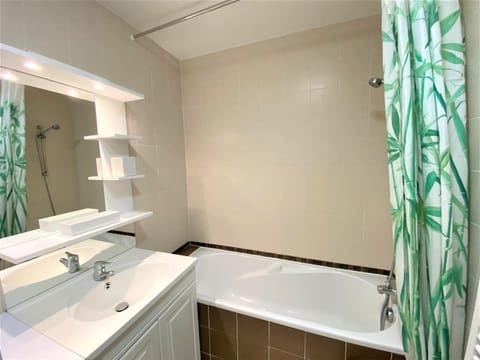 Appartement neuf en rez-de-chaussée à 50m de la plage Coz-Pors à Trégastel - FR-1-368-17 Apartment in Trégastel