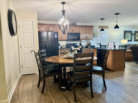 Condo A-2 at Vickery Resort Apartment in Ridgedale