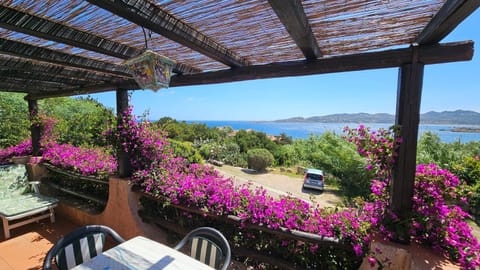 Property building, Garden, Balcony/Terrace, Dining area, Sea view