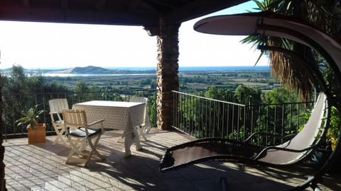 Patio, Balcony/Terrace, Dining area, Internal: Not applicable to any particular room