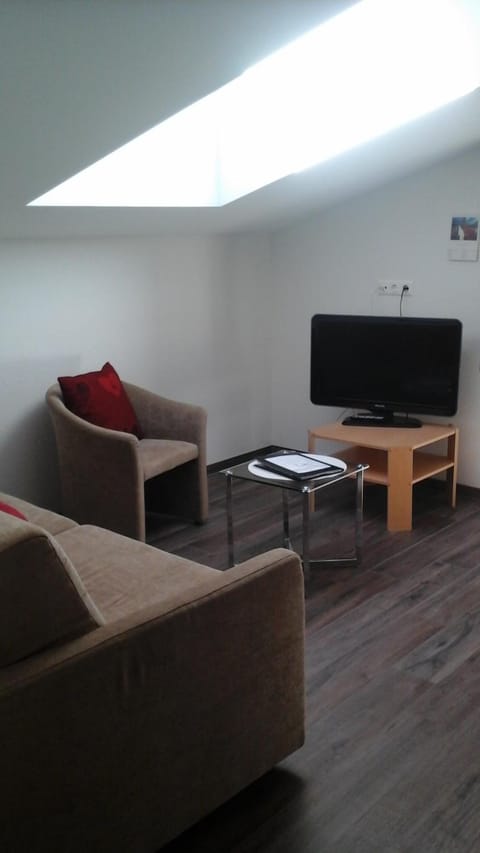 TV and multimedia, Seating area