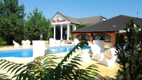 Summer, Area and facilities