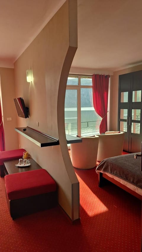 Pensiunea Decebal Resort - Cazanele Dunarii Bed and Breakfast in Serbia