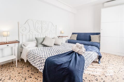 Bed, Photo of the whole room, Bedroom, towels, wardrobe, air conditioner