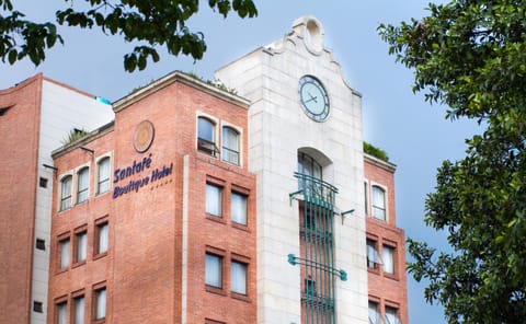 Property building, Facade/entrance, Day