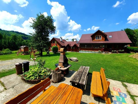 Property building, Spring, Day, Natural landscape, BBQ facilities, Garden, Garden view, Mountain view