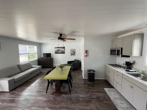 Living room, Dining area, kitchen