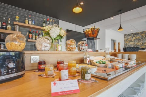 Breakfast, Continental breakfast, Buffet breakfast, English/Irish breakfast, American breakfast