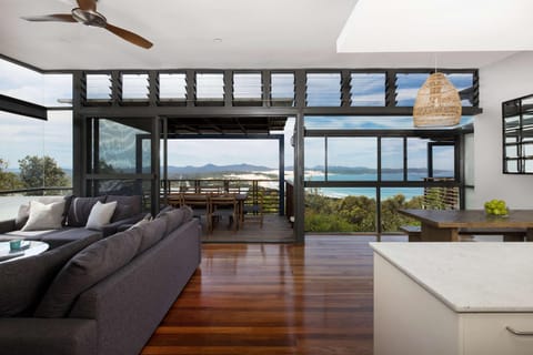 Patio, Natural landscape, View (from property/room), Balcony/Terrace, Seating area, Dining area, Sea view