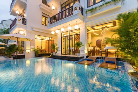 Restaurant/places to eat, Garden, Pool view, Entertainment