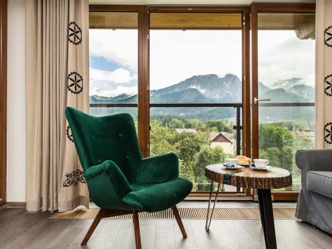 Living room, Seating area, Mountain view