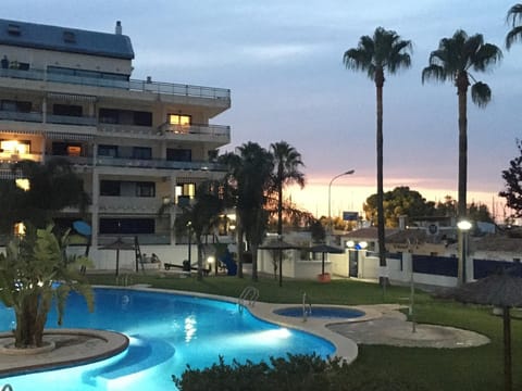 Hot Tub, Swimming pool