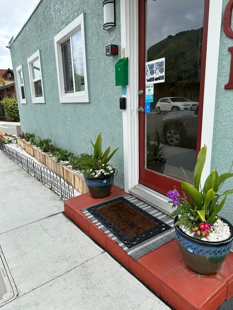 The Palomar Inn Motel in Pismo Beach