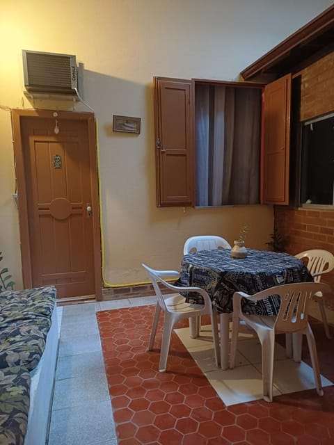 Photo of the whole room, Dining area