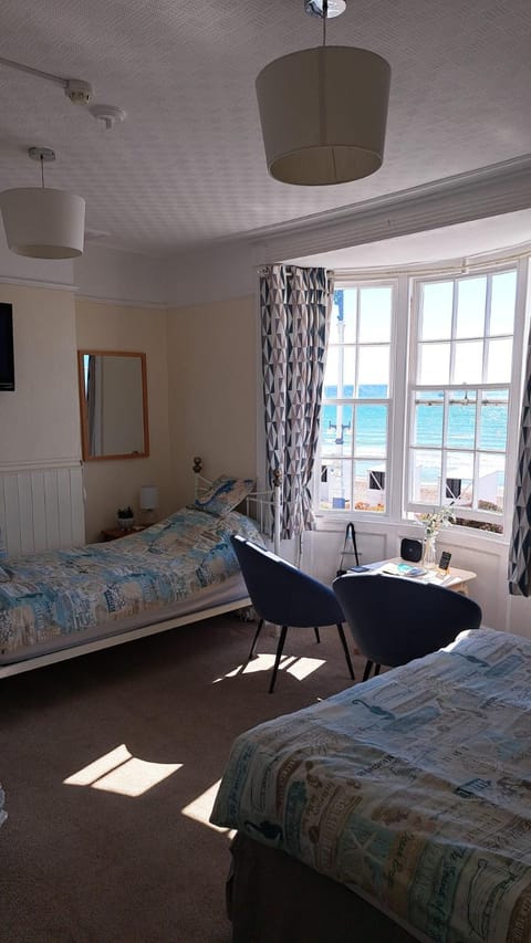 Lyndale Guest House Bed and Breakfast in Weymouth