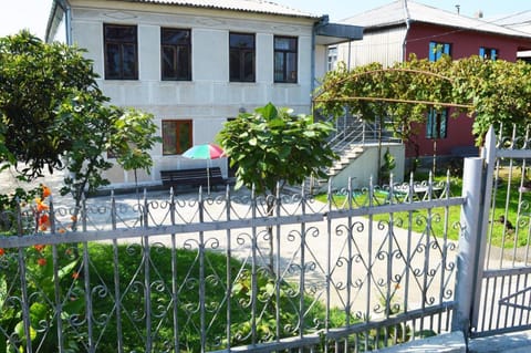 Property building, Neighbourhood