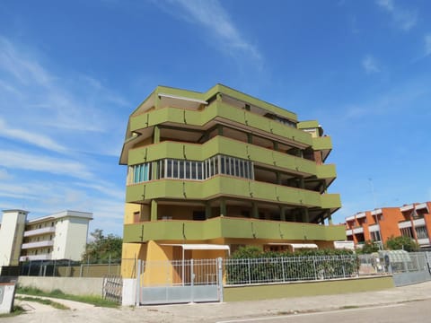 Property building, Neighbourhood