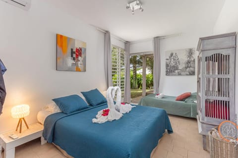 Bed, Photo of the whole room, Bedroom, towels, air conditioner