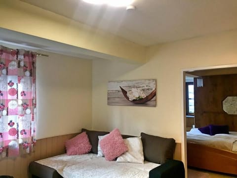 TV and multimedia, Kitchen or kitchenette, Living room, Dining area