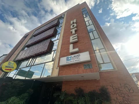 Property building, Facade/entrance, Location
