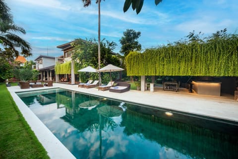 Day, Garden, Garden view, Pool view, Swimming pool, sunbed