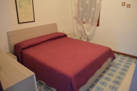 Property building, Photo of the whole room, Bedroom