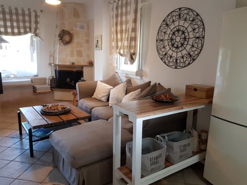 Cozy Cliff House House in Halkidiki