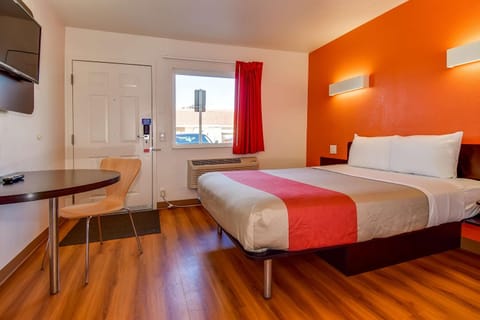 TV and multimedia, Bedroom, On site