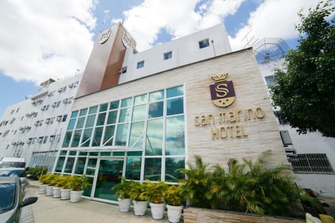 Property building, Facade/entrance