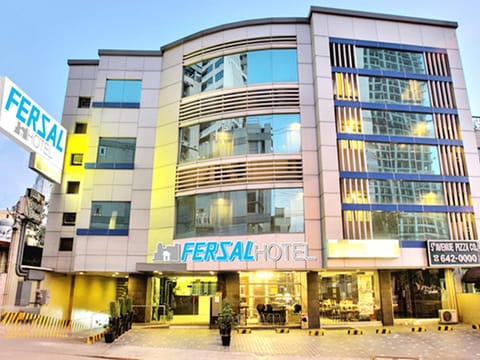 Facade/entrance