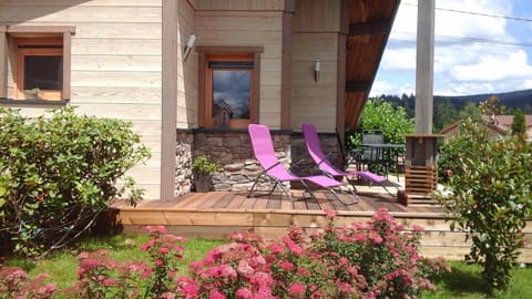 BBQ facilities, Balcony/Terrace, Decorative detail, Garden view, Mountain view