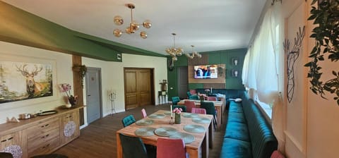 Property building, Restaurant/places to eat, Breakfast